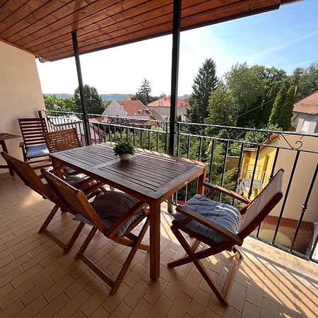 Pacsirta Apartman Grand Егер Екстериор снимка