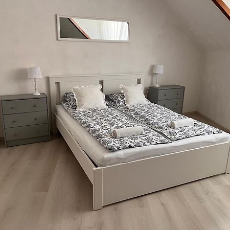 Pacsirta Apartman Grand Егер Екстериор снимка