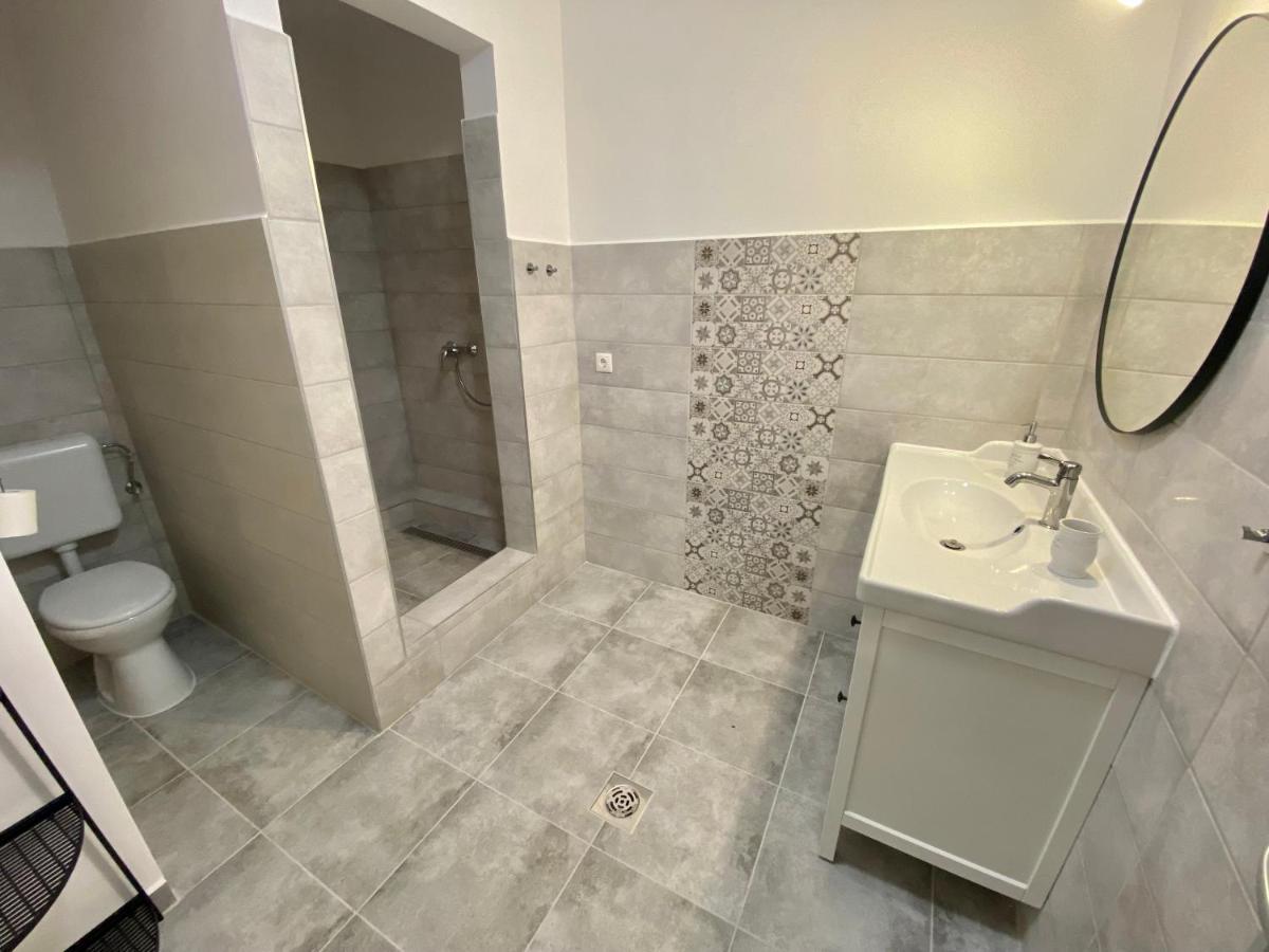 Pacsirta Apartman Grand Егер Екстериор снимка
