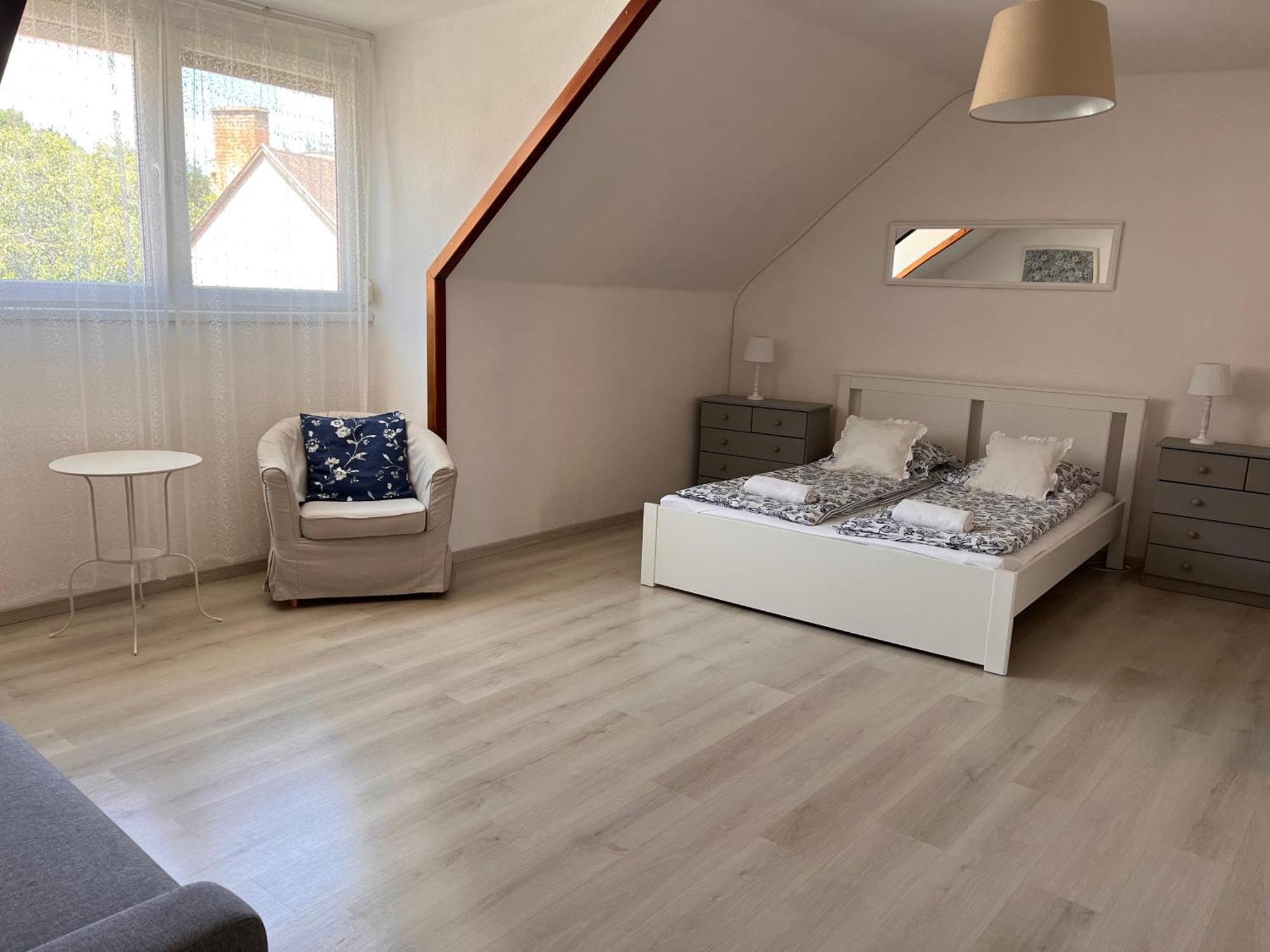 Pacsirta Apartman Grand Егер Екстериор снимка