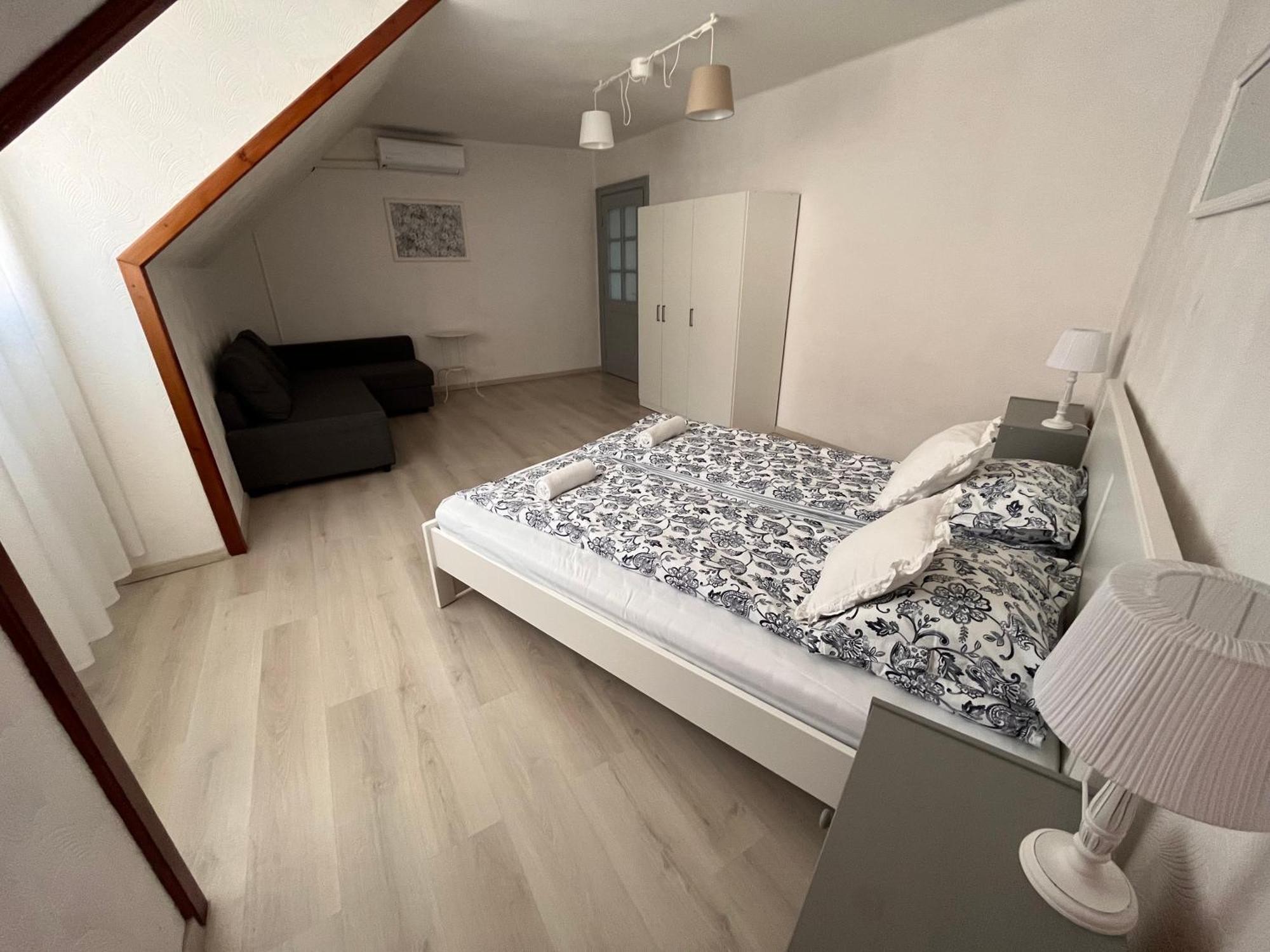 Pacsirta Apartman Grand Егер Екстериор снимка
