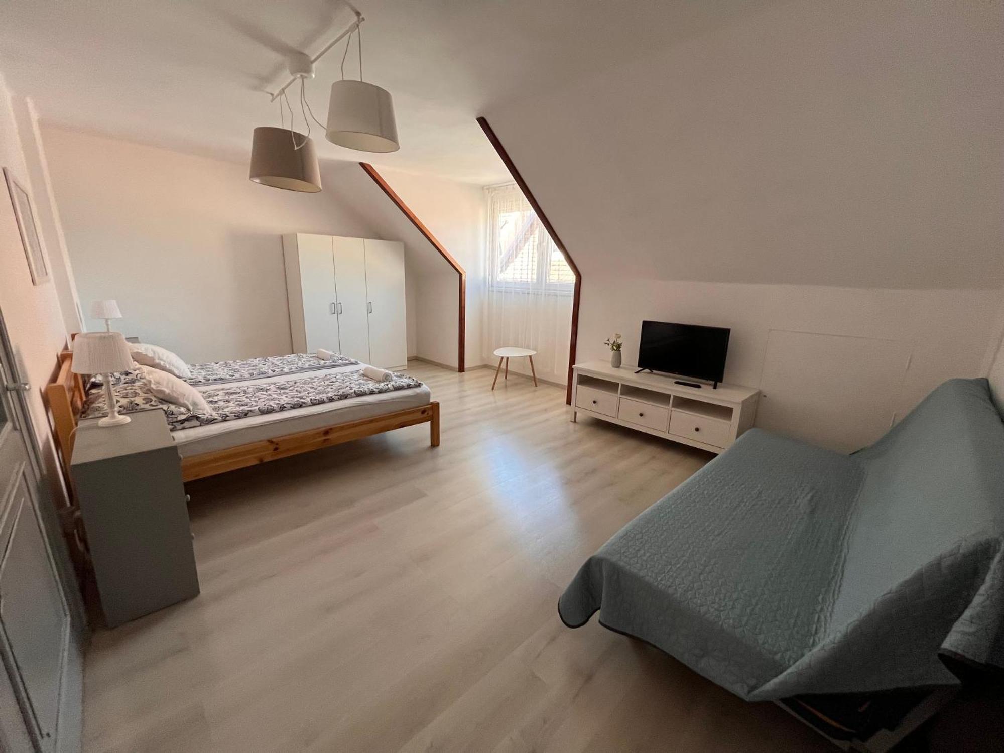 Pacsirta Apartman Grand Егер Екстериор снимка
