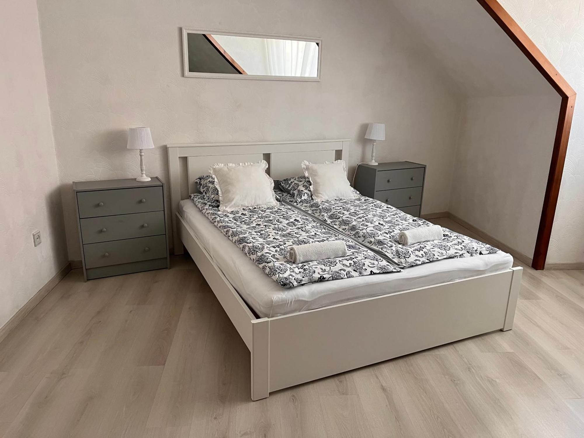 Pacsirta Apartman Grand Егер Екстериор снимка